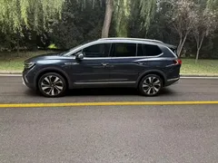 2023 Volkswagen Talagon 380TSI 4WD Luxury Pro 6, синий — фото 3