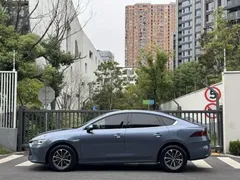 2024 BYD Qin PLUS Honor DM-i PHEV 55km Leading, синий — фото 15