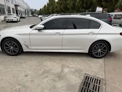 2022 BMW 5 Series 525Li M Sport Package, белый — фото 7