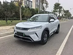 2025 BYD Yuan UP EV 301km Pilot, белый — фото 1