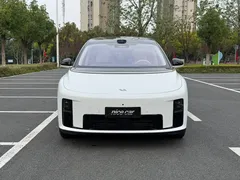 2025 Li Auto i8 Standard, белый — фото 2