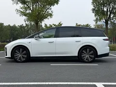 2025 Li Auto i8 Standard, белый — фото 4