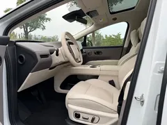 2025 Li Auto i8 Standard, белый — фото 9