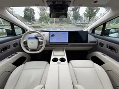 2025 Li Auto i8 Standard, белый — фото 12