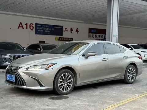 2023 Lexus ES 200 Excellence