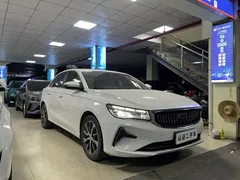 2022 Geely Emgrand 4th Gen 1.5L CVT Premium, белый — фото 3