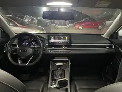 2022 Geely Emgrand 4th Gen 1.5L CVT Premium, белый — фото 6