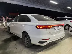 2022 Geely Emgrand 4th Gen 1.5L CVT Premium, белый — фото 11