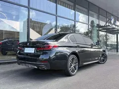 2023 BMW 5 Series 530Li Leading M Sport Package, чёрный — фото 4