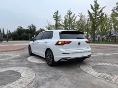 2023 Volkswagen Golf 280TSI DSG Pro, белый — фото 9