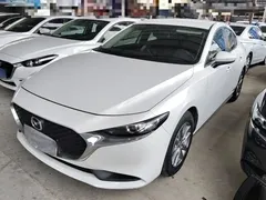 2021 Mazda 3 1.5L AT, белый — фото 1