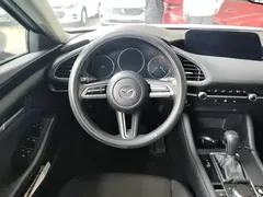 2021 Mazda 3 1.5L AT, белый — фото 11