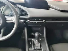2021 Mazda 3 1.5L AT, белый — фото 13