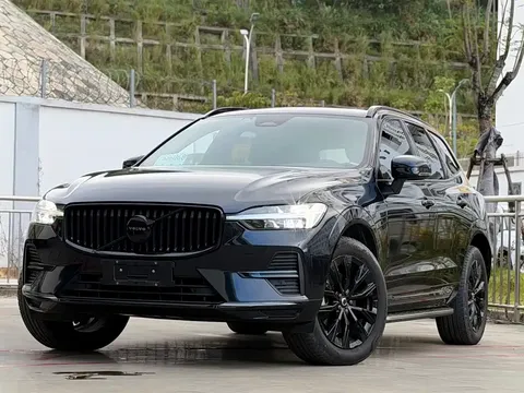 2022 Volvo XC60 4WD Luxury