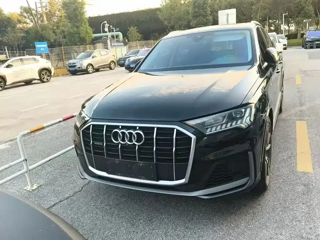 2023 Audi Q7 55 TFSI quattro S line Sport