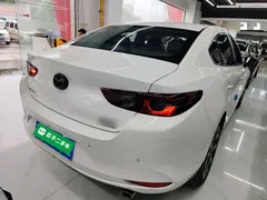 2021 Mazda 3 2.0L AT, белый — фото 7