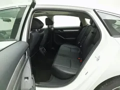 2022 Honda Accord 260TURBO Luxury, белый — фото 15