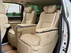 2021 Toyota Alphard Hybrid 2.5L Premium, белый — фото 16
