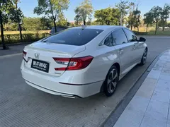 2018 Honda Accord Hybrid 2.0L, белый — фото 9