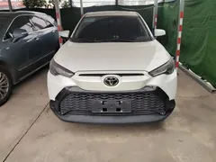 2023 Toyota Frontlander 2.0L CVT Leading, белый — фото 2