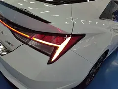 2021 Hyundai Elantra 240TGDi DCT LUX Premium, белый — фото 8