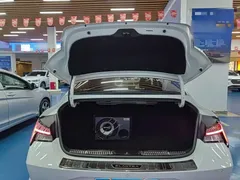 2021 Hyundai Elantra 240TGDi DCT LUX Premium, белый — фото 19