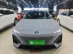2022 Changan UNI-V 1.5T Premium — фото 3