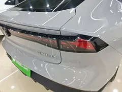 2022 Changan UNI-V 1.5T Premium — фото 8