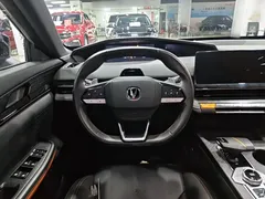 2022 Changan UNI-V 1.5T Premium — фото 11