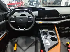 2022 Changan UNI-V 1.5T Premium — фото 13