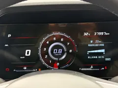2022 Hyundai Elantra 1.5L CVT LUX Premium, белый — фото 10