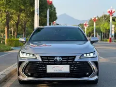 2023 Toyota Avalon Hybrid 2.5L XLE Premium — фото 2