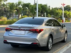 2023 Toyota Avalon Hybrid 2.5L XLE Premium — фото 5