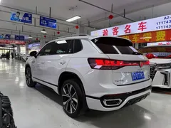 2023 Volkswagen Tayron 380TSI 4WD R-Line Pro, белый — фото 4