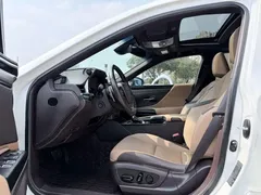 2020 Lexus ES 300h Premium, белый — фото 5