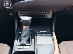 2020 Lexus ES 300h Premium, белый — фото 14