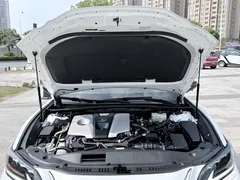 2020 Lexus ES 300h Premium, белый — фото 20