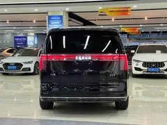 2024 Zeekr 009 6-Seat Executive 4WD 108kWh, чёрный — фото 3