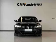 2021 BMW 5 Series 525Li M Sport Package, чёрный — фото 3