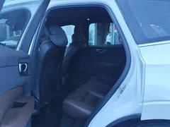 2021 Volvo XC60 4WD Luxury, белый — фото 5