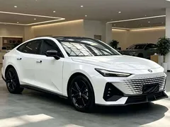 2022 Changan UNI-V 1.5T Premium, белый — фото 4