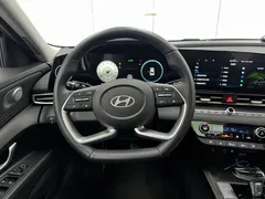 2023 Hyundai Elantra 1.5L CVT TOP Flagship — фото 11