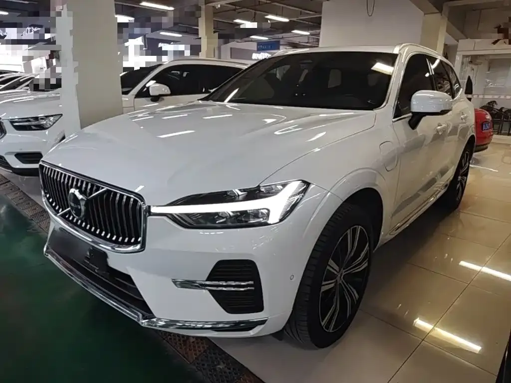 2023 Volvo XC60 T8 PHEV Long Range 4WD Luxury