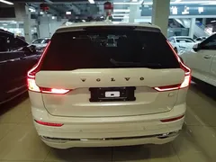 2023 Volvo XC60 T8 PHEV Long Range 4WD Luxury, белый — фото 6