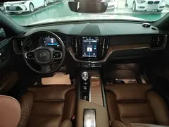 2023 Volvo XC60 T8 PHEV Long Range 4WD Luxury, белый — фото 10