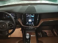 2023 Volvo XC60 T8 PHEV Long Range 4WD Luxury, белый — фото 13