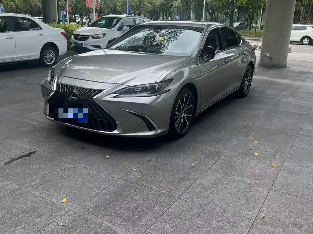 2021 Lexus ES 300h Hybrid Premium