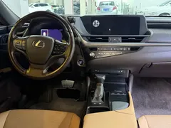 2020 Lexus ES 300h Excellence — фото 6