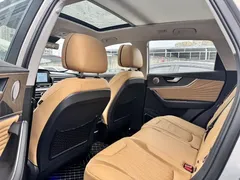 2023 Hongqi HS5 2.0T 4WD Pro — фото 9