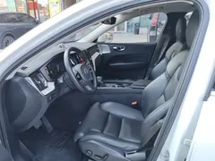 2021 Volvo XC60 4WD Luxury, белый — фото 3